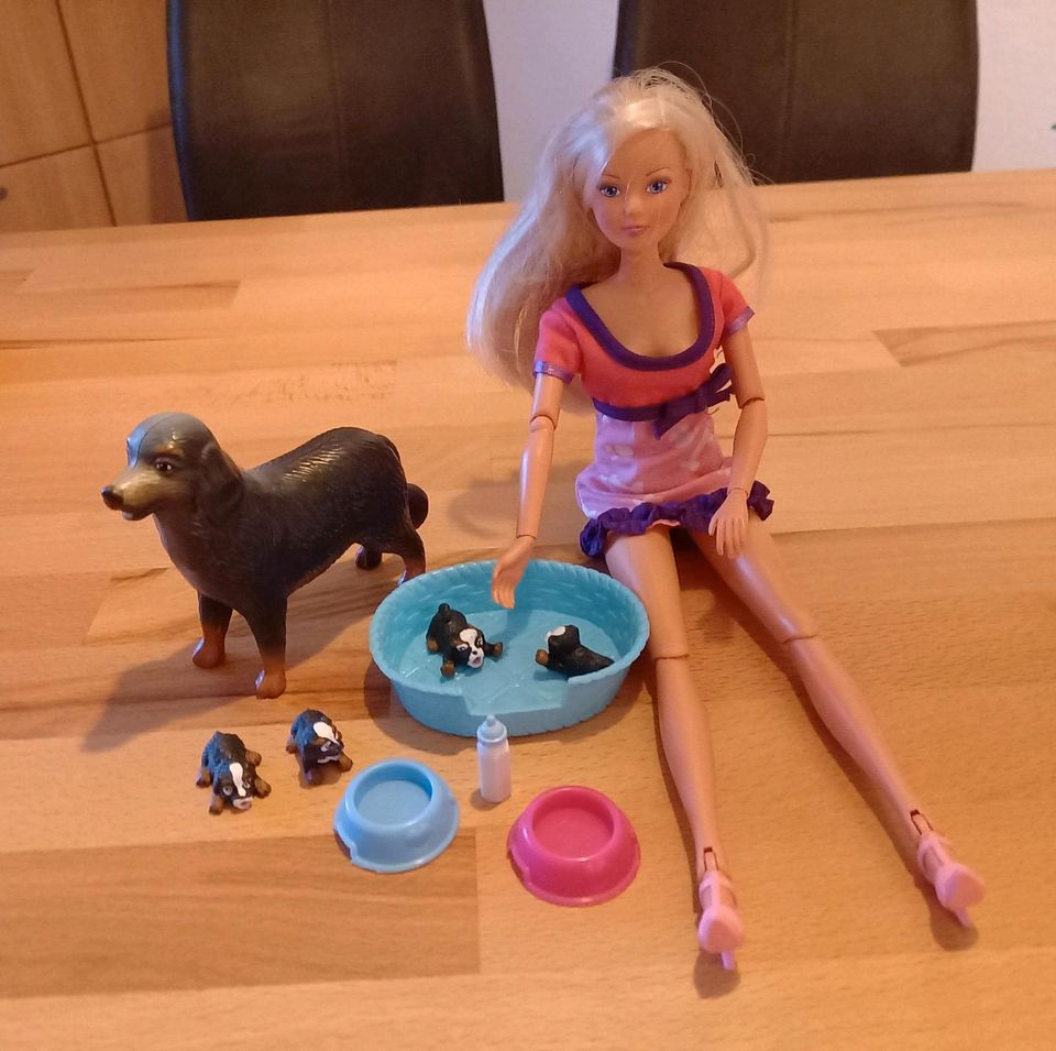 Barbie Steffi Set Hunde Welpen NEU + Roller Cityroller in Finnentrop