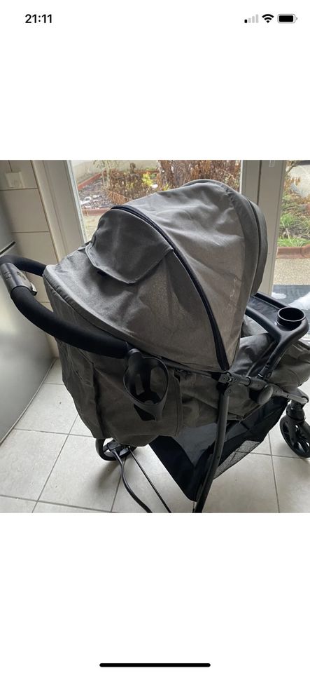 Kinderwagen buggy neu verpackt in Essen