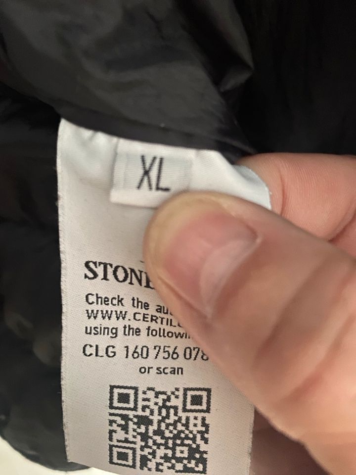 Stone Island Jacke Größe XL schwarz Frühjahr in Leverkusen