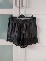 Shorts kurze Hose schwarz mit Spitze H&M Gr 38 Bayern - Karlstadt Vorschau