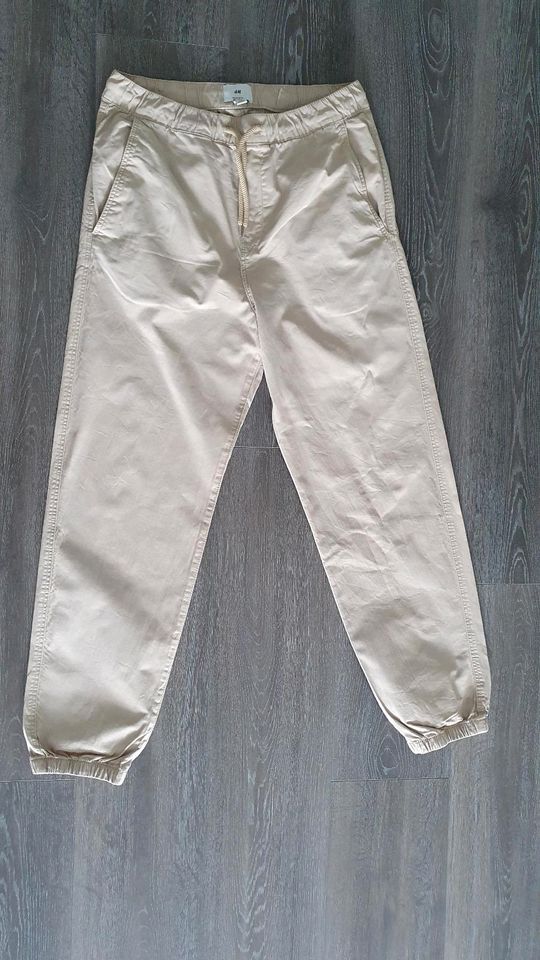 H&M Herren Twilljoggers Gr. S beige in Dinslaken