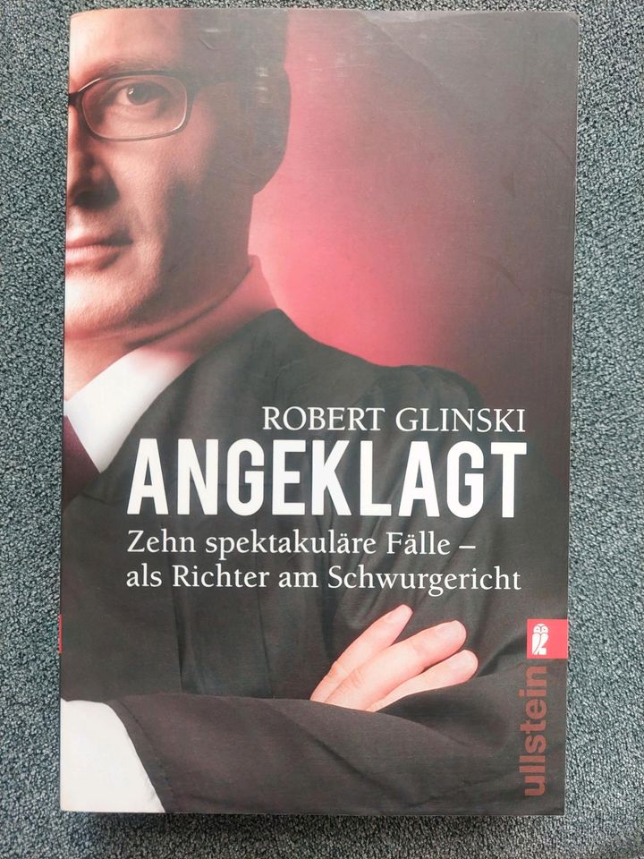 Angeklagt von Robert Glinski in Jena