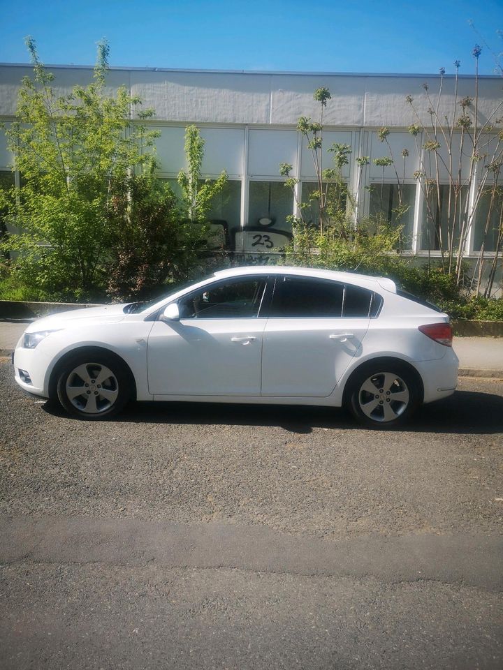 Chevrolet Cruze Schrägheck 2012 J305 2.0 in Dresden