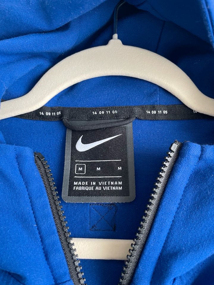 Nike Tech Pack Full Zip Hoodie Größe M in Berlin