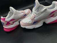 Adidas Damen Schuhe Größe 36  Sneaker Top NEUWERTIG US 5 Sachsen-Anhalt - Aschersleben Vorschau