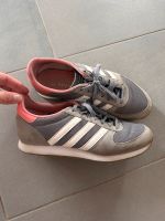 Adidas Sneaker Schuhe Gr. 39 1/3 Hessen - Weimar (Lahn) Vorschau