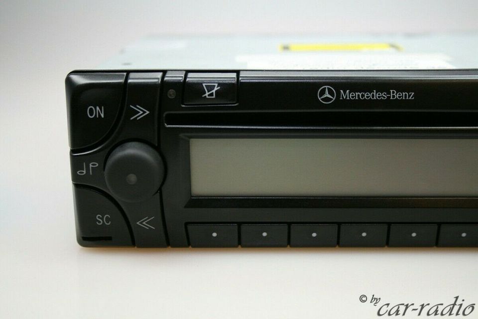 Original Mercedes Audio 30 APS Becker CD Navigationssystem mit CD in Gütersloh