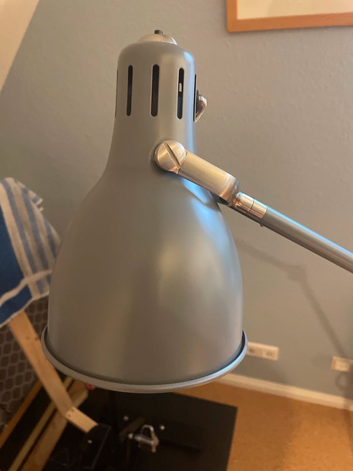 Stehlampe von IKEA Aröd in Apen