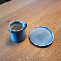 Schönes Kännchen, Krug + kleiner Teller, Handwerk, Getöpfert,blau Niedersachsen - Jever Vorschau