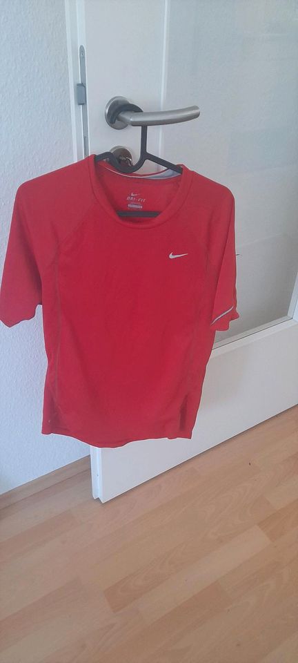 Damen Nike T-Shirt in Wolfsburg