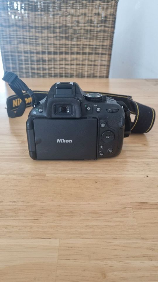 Nikon Digital Camera D5200 in Weissach im Tal