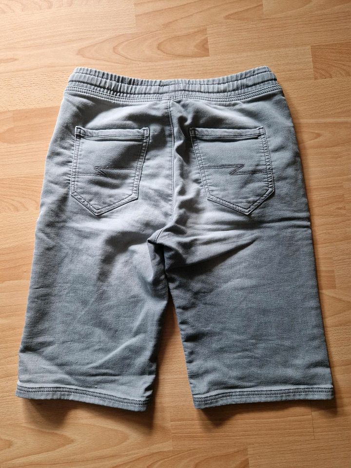 Super Soft Slim Fit Shorts Gr. 170 Pull-on-Shorts in Norderstedt
