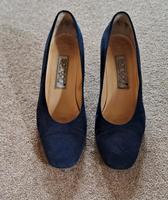 Biete dunkelblaue Hakenschuhe Pumps Gr. 5 von sartoni an Osterholz - Ellener Feld Vorschau