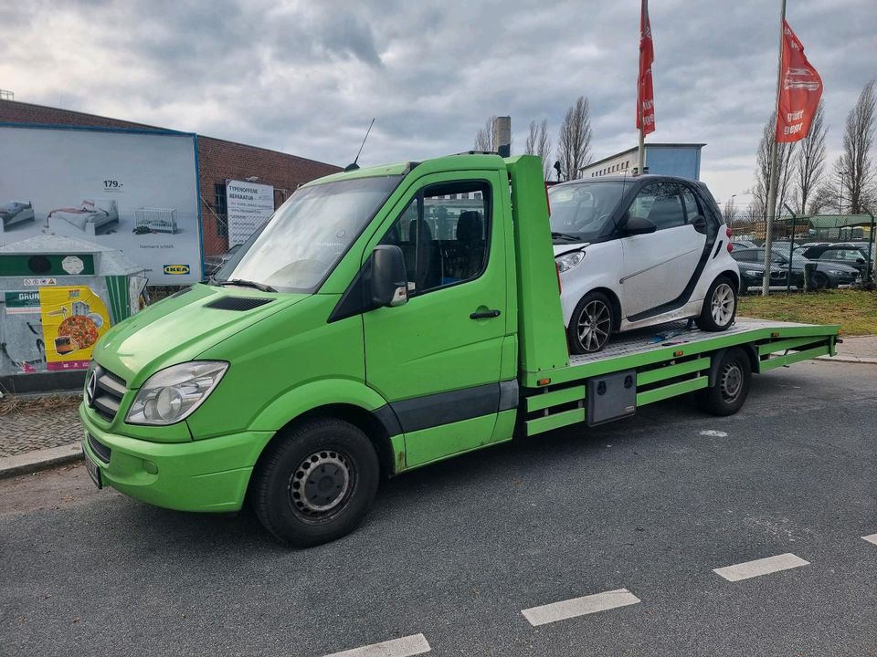 Abschleppwagen Abschleppdienst Überführung Transport in Berlin