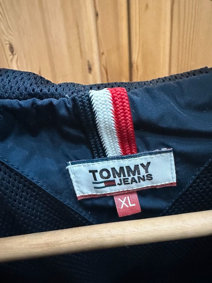 Regenjacke Tommy Hilfiger in Vorbach