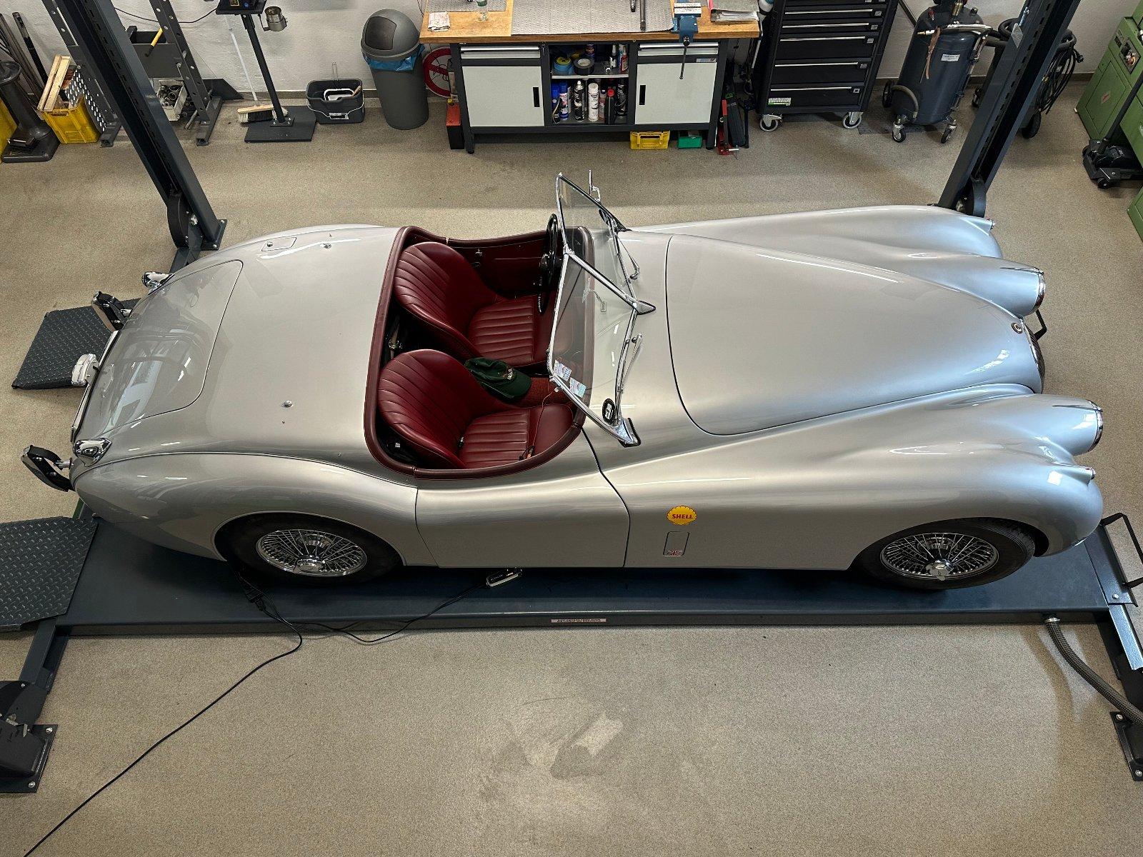 Abbildung des Autos Jaguar XK 120 OTS Roadst…