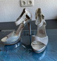 High Heels Silber Strass Absatzhöhe 12,5cm Größe 38 Pumps Hannover - Misburg-Anderten Vorschau