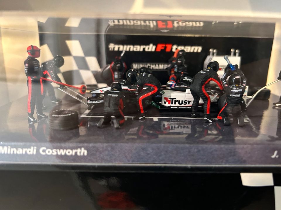 Minardi Cosworth Formel 1 Pit Stop Crew Diorama Minichamps 1:43 in Hattingen