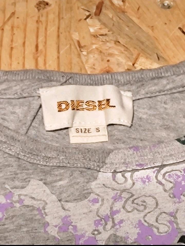 Diesel TShirt Hellgrau mit Surfer Print Größe S Guter Zustand in Hattersheim am Main