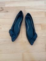 Damen Ballerinas mit Schleifchen Größe 39 Düsseldorf - Lichtenbroich Vorschau
