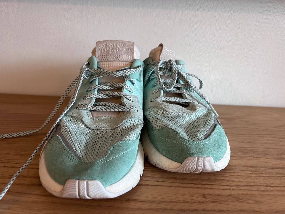 Adidas Sneaker Gr. 37 (US 6,5) in Wadersloh