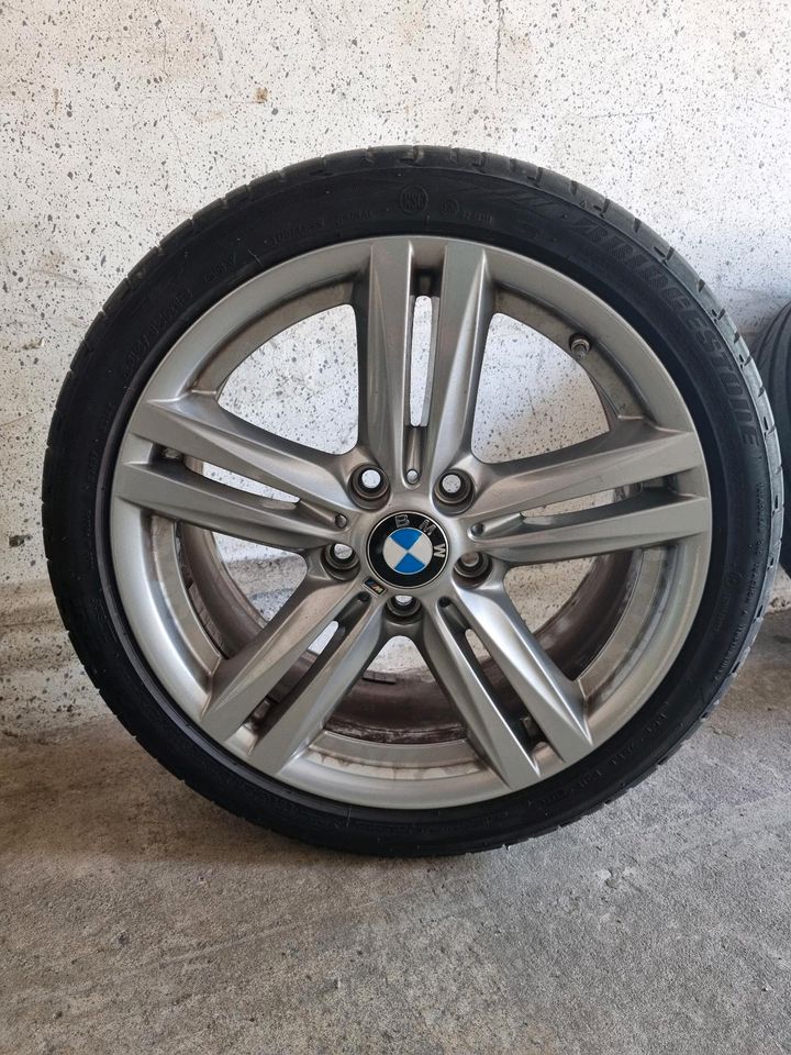 BMW STERNSPEICHE ALUFELGEN M 386 18 ZOLL INKL. SOMMERREIFEN in Detmold