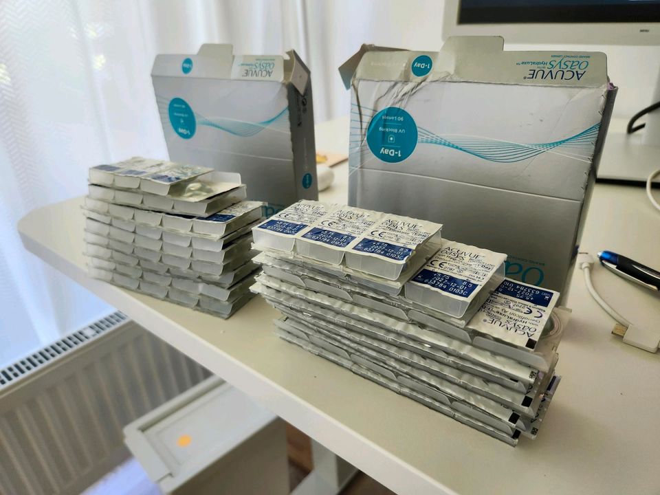 Acuvue Oasys Daily Contact Lenses - Soft in Berlin