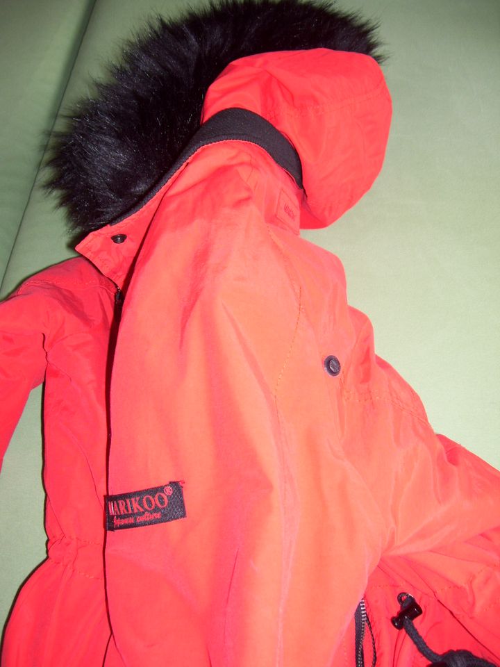 Marikoo Design Winterjacke Rot Schwarz Kapuze Gr. L-XL in Berlin