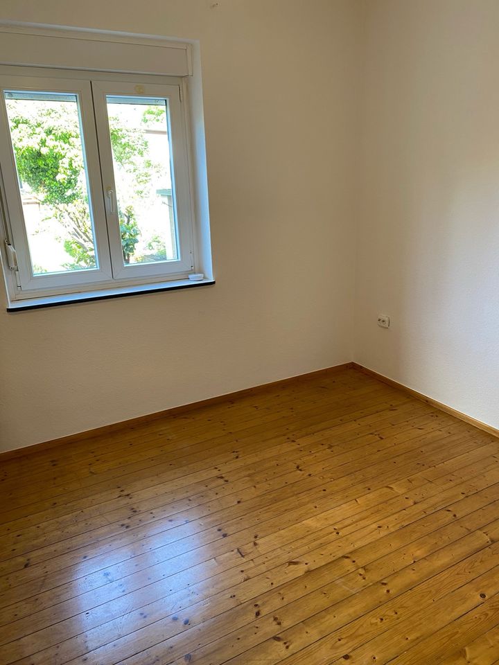 Zwei Zimmer EG-Wohnung in Schweinfurt-Hochfeld zu vermieten in Schweinfurt