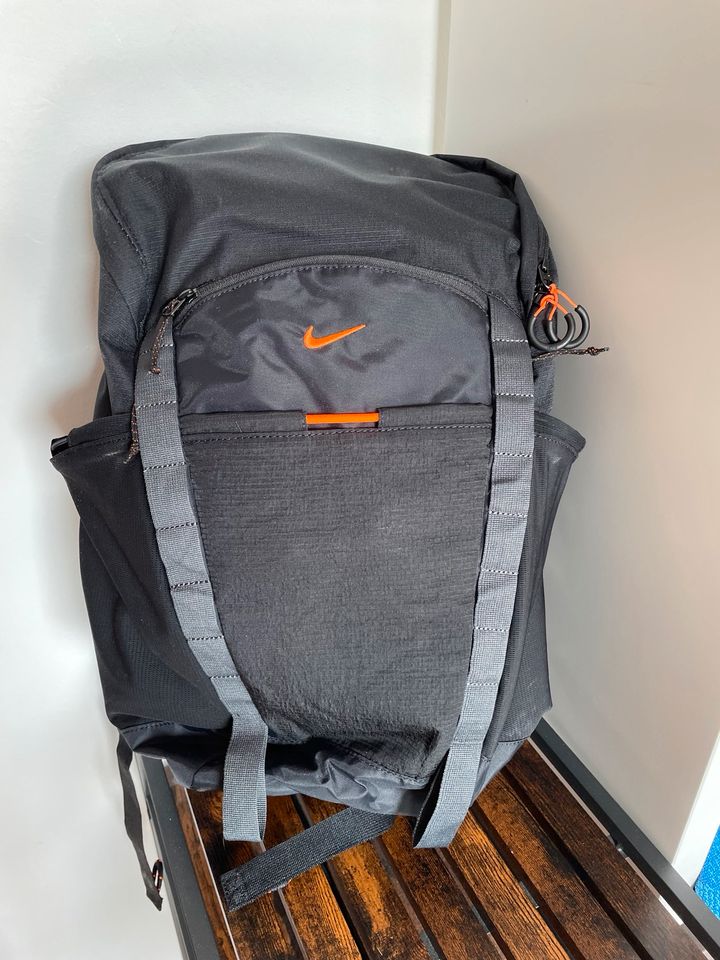 Nike Hike Rucksack in Frankfurt am Main