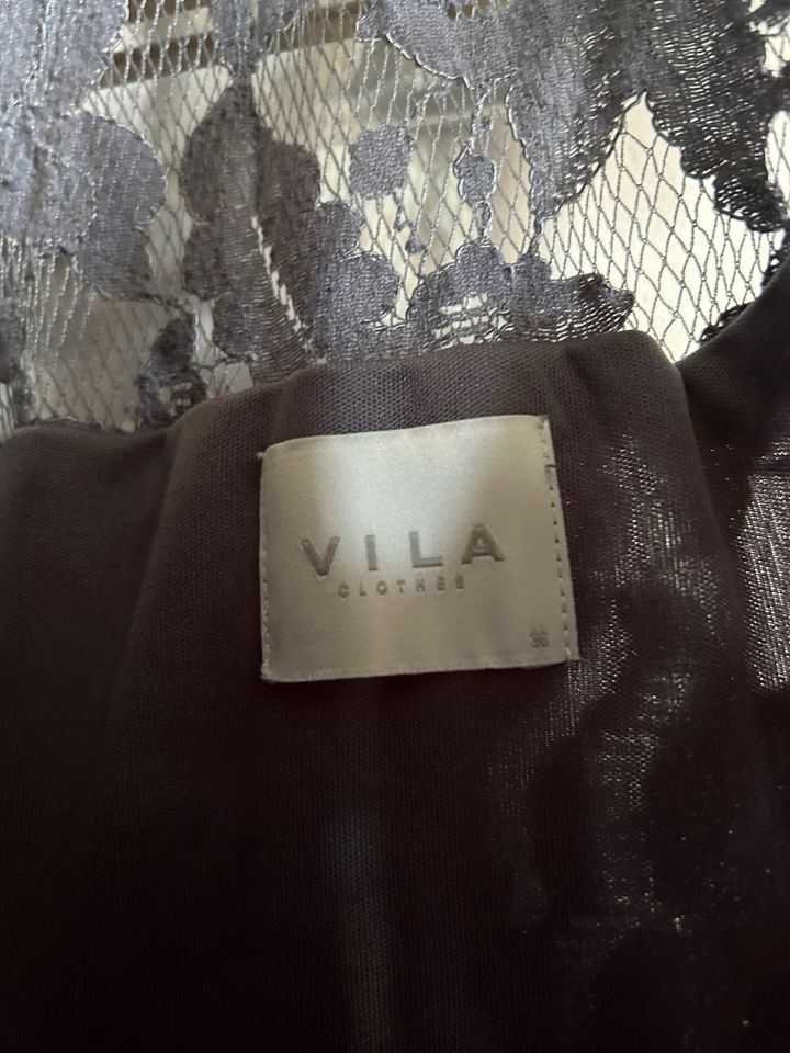 Sommerkleid von „Vila“ mit Spitze in Fulda