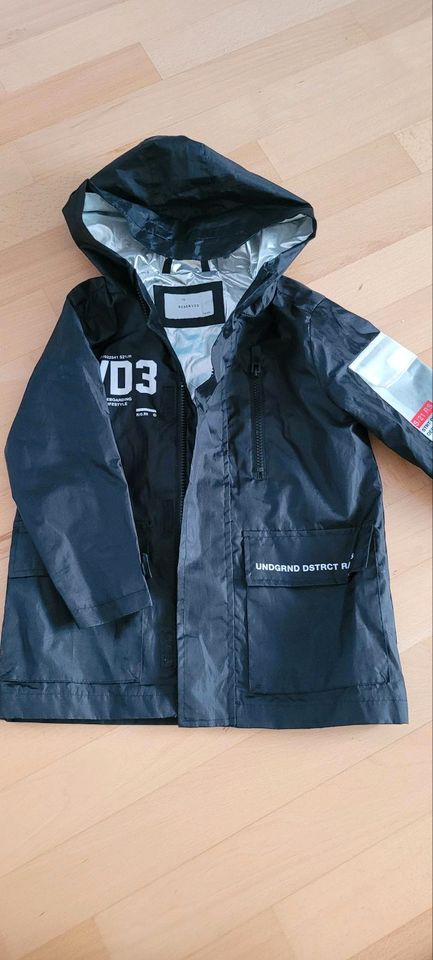 Regenjacke Windjacke Gr.110 in Holzminden