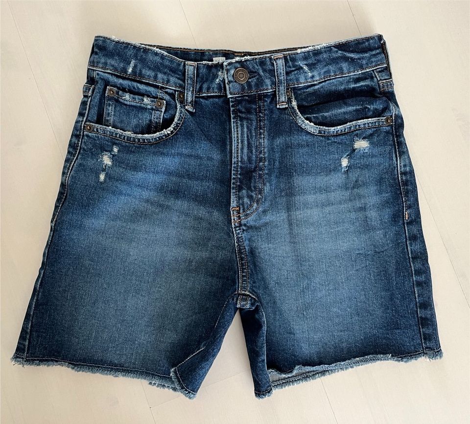 GAP kurze Hose Jeans Shorts Mädchen Gr 158/164 in Langenfeld