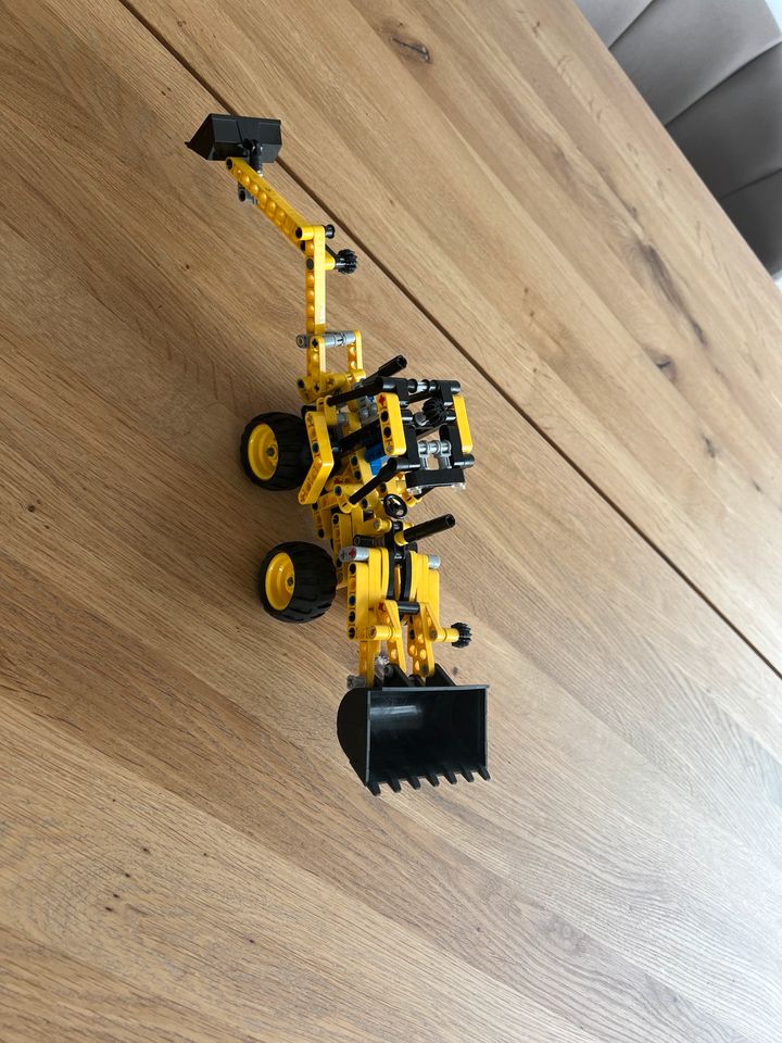 Mini Baggerlader Lego Technic in Aßlar