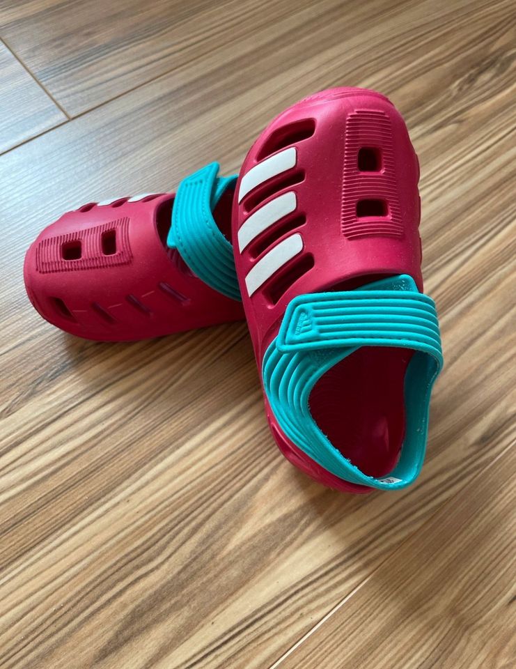 TOP Badeschuhe Sandalen Pink Türkis Gr.22 Adidas wCrocs in Markkleeberg