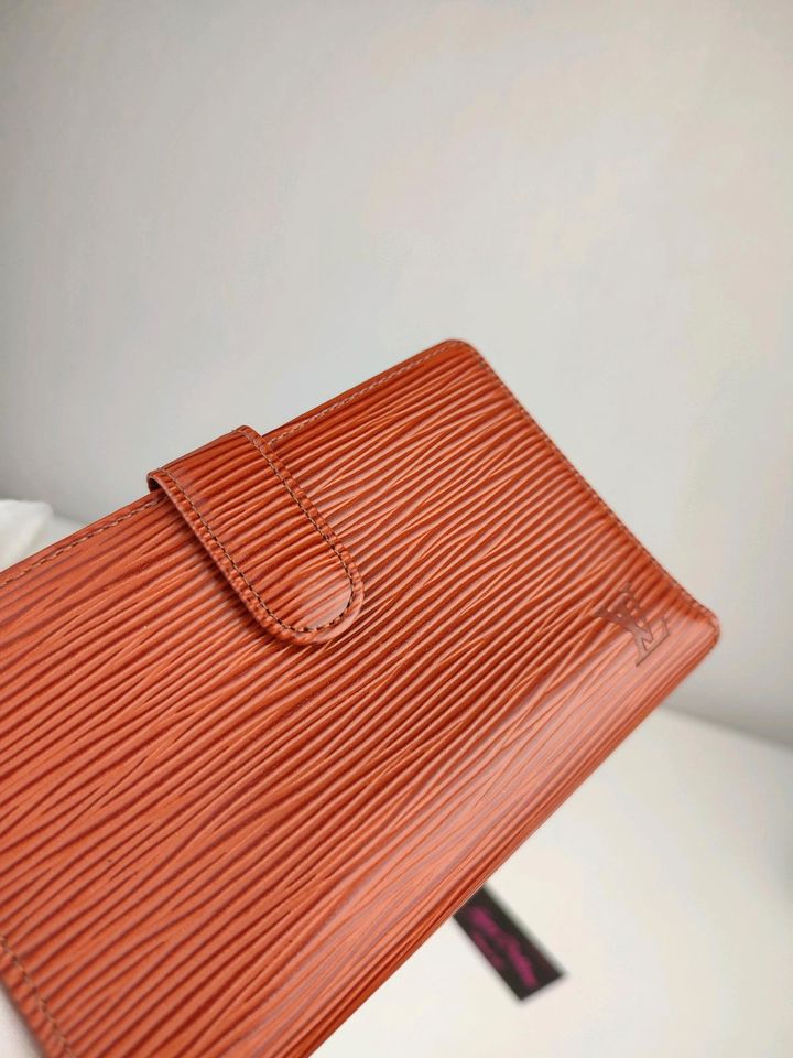 Louis Vuitton Epi Leder Geldbörse Braun Cognac TOP in Bad Rothenfelde