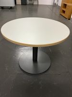 Loungetisch / Besprechungstisch/ rund 80 cm/lichtgrau Düsseldorf - Benrath Vorschau