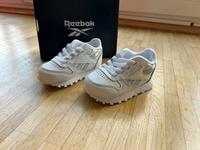 Reebok NEU OVP 19,5 Schuhe Sneaker Weiß Silber Köln - Porz Vorschau