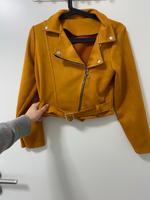 Gelbe goldene kurze Jacke Bikerjacke Samt Wildlederoptik Saarbrücken-West - Altenkessel Vorschau