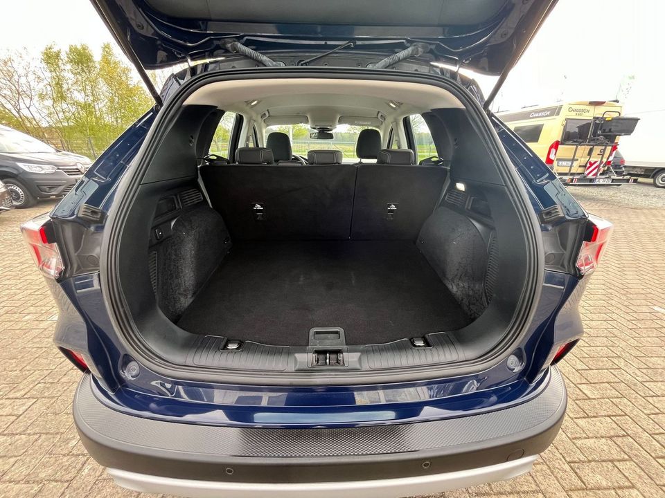 Ford Kuga Titanium/Allrad/Automatik in Groß Laasch