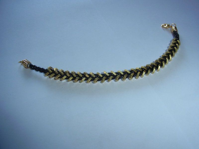 Wunderschönes elegantes Armband mit Messing Muttern Hingucker in Trier