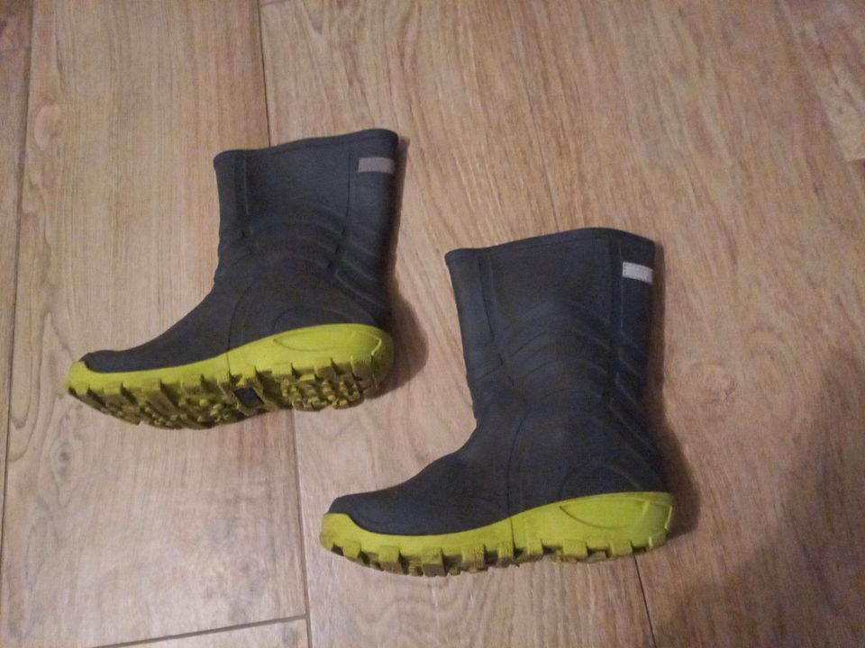 Gummistiefel ungefüttert Gr. 32/33 in Bernau