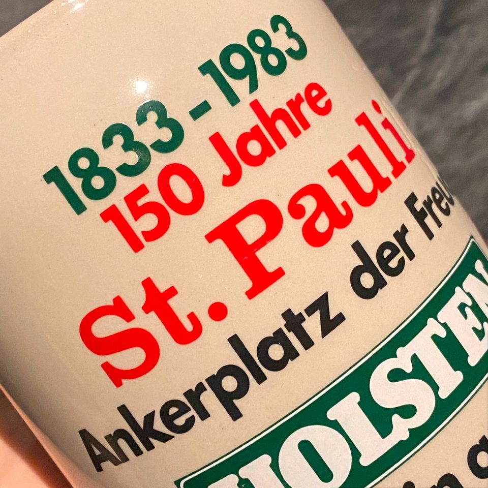 Bierkrug St. Pauli ⚽️⚓️ Brauerei Holsten 150 Jahre 0,5L Steingut in Hamburg