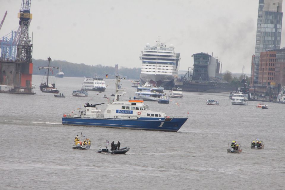 120 Fotos Bilder Schiffe Rettungsboote Wasserschutz Küstenwache in Hamburg