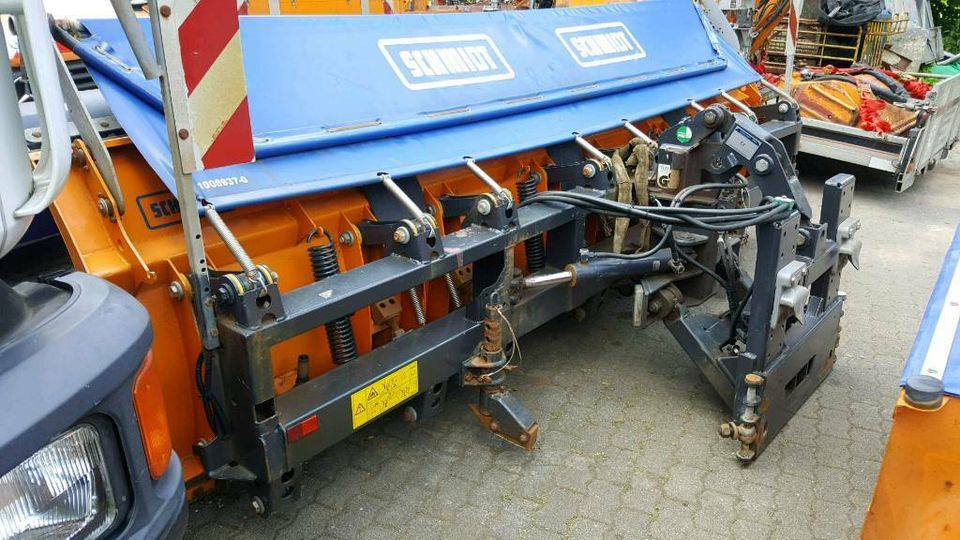 Schneepflug Schmidt Beilhack Winterdienst Schneeschild Unimog in Quirnbach Westerwald