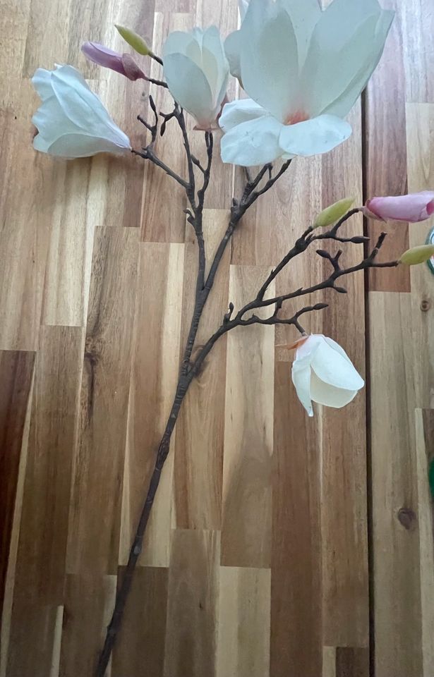 Magnolien Zweig künstliche Blume Ast weiß rosa Deko Frühling in Dinslaken