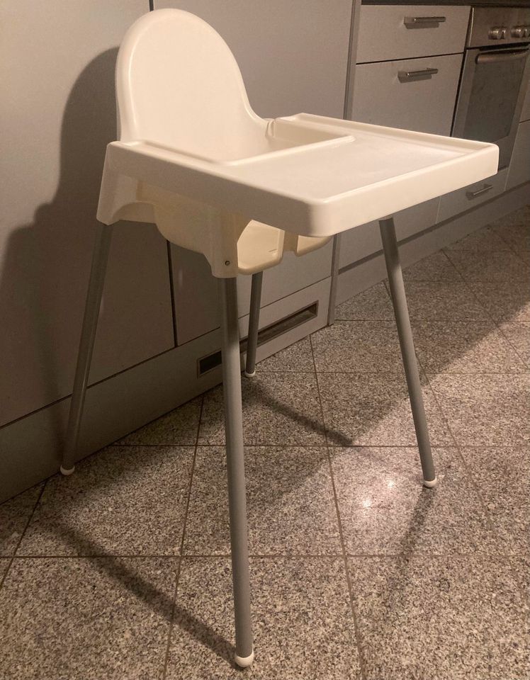 ANTILOP Kinderhochstuhl IKEA weiß m. Tablett, silberfarbene Beine in Hamburg