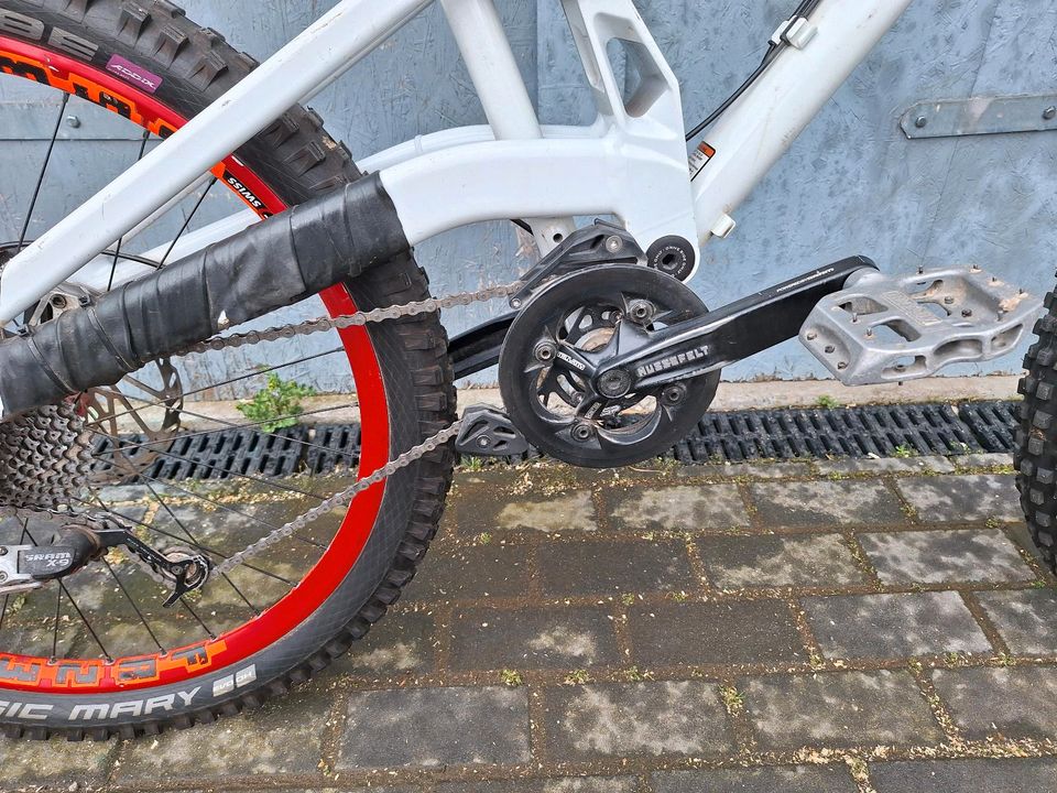 Cannondale Perp Downhill,Freeride 26 Zoll Räder in Haslach im Kinzigtal