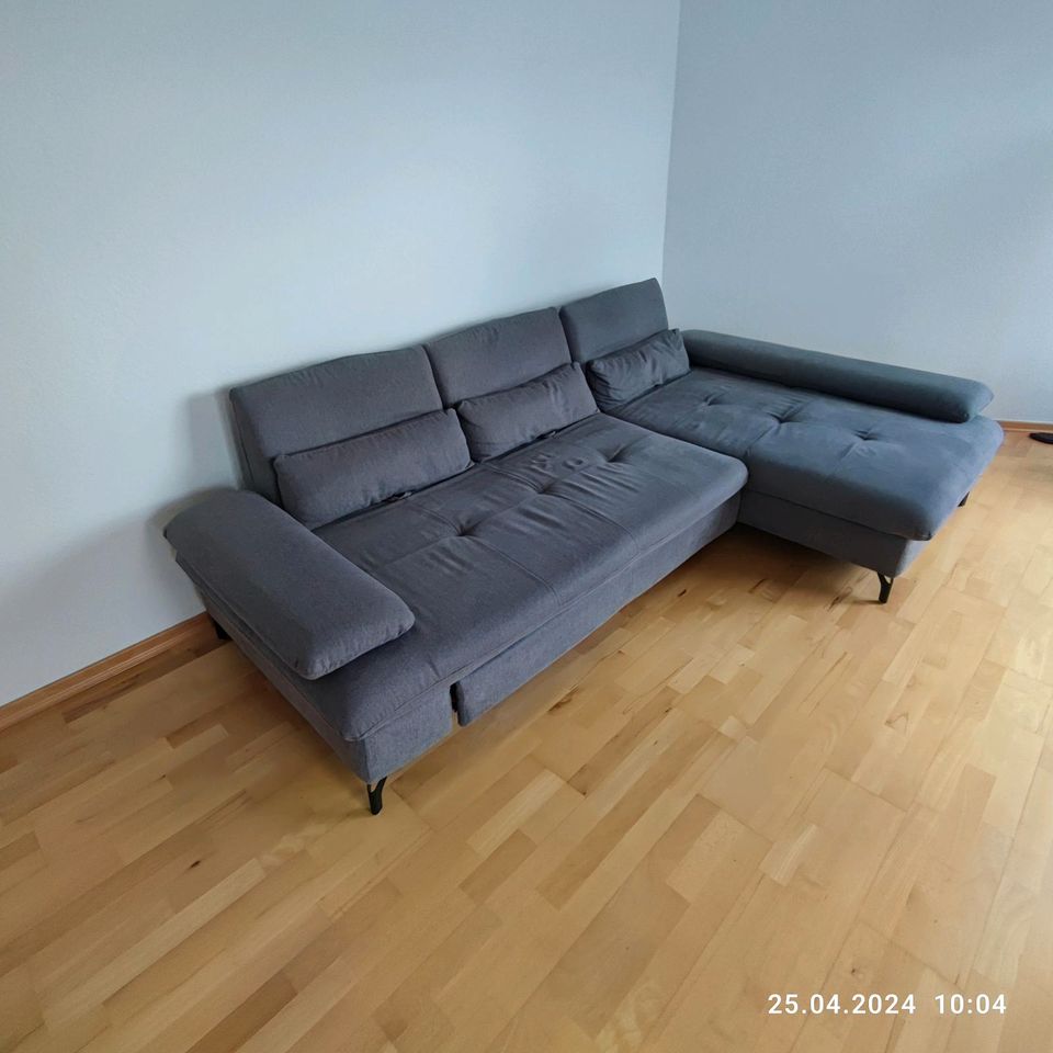 Sofa mit Schlaffunktion in Frankfurt am Main