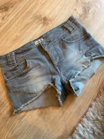 Graue Hotpants kurze Hose Jeans 32/34 XS Pimkie Baden-Württemberg - Offenburg Vorschau